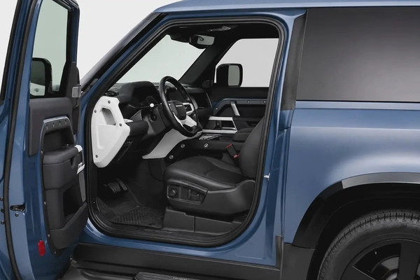 4,308 AED/ MONTHLY l Land Rover Defender 90 2022 l S P400