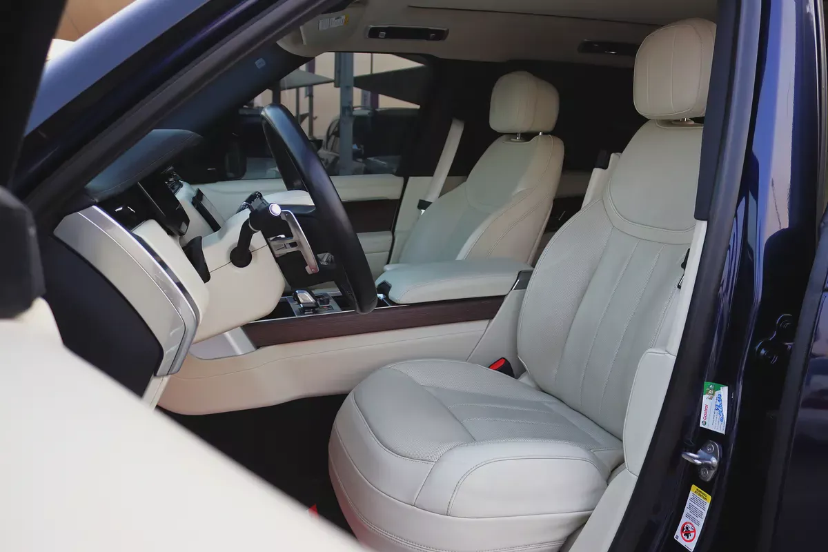 2023 Land Rover Range Rover HSE P530 | V8 Turbo | Luxury Performance-9-9