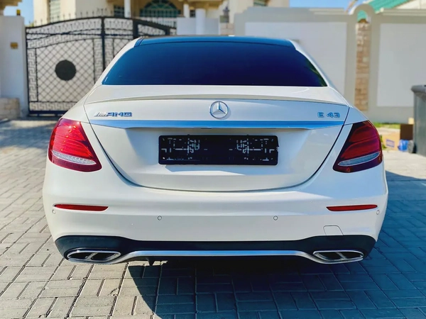 2018 MERCEDES E43 AMG 3.0L BITURBO 4MATIC || GCC || FULLY LOADED || MASTERPIECE|| PERFECT CONDTION