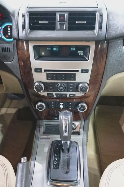 With Service Warranty . GCC Specs . Excellent Condition . Well Maintained-11