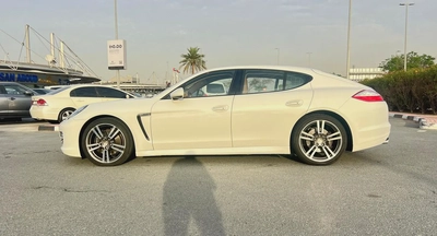 GCC Specs Porsche Panamera 4 - 2011-5