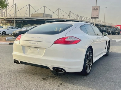 GCC Specs Porsche Panamera 4 - 2011-6