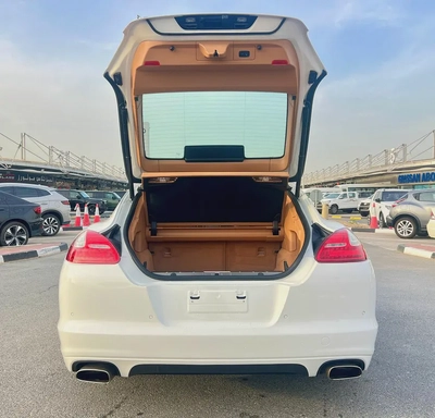 GCC Specs Porsche Panamera 4 - 2011-8