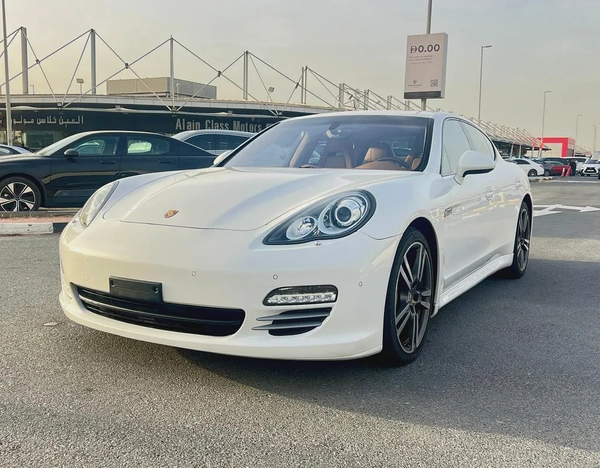 GCC Specs Porsche Panamera 4 - 2011