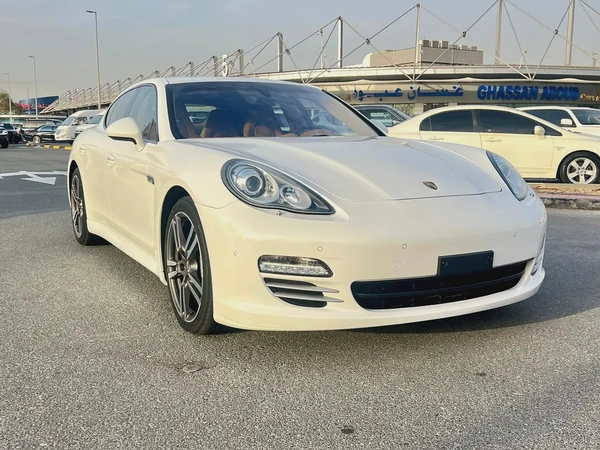 GCC Specs Porsche Panamera 4 - 2011