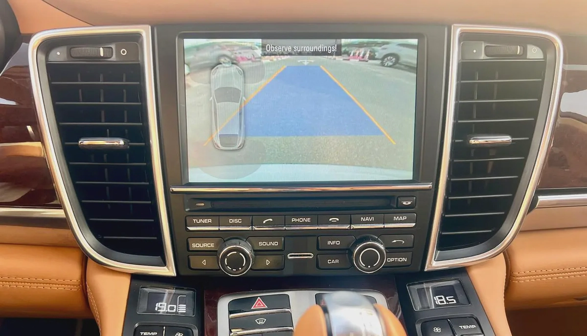 GCC Specs Porsche Panamera 4 - 2011-13-13