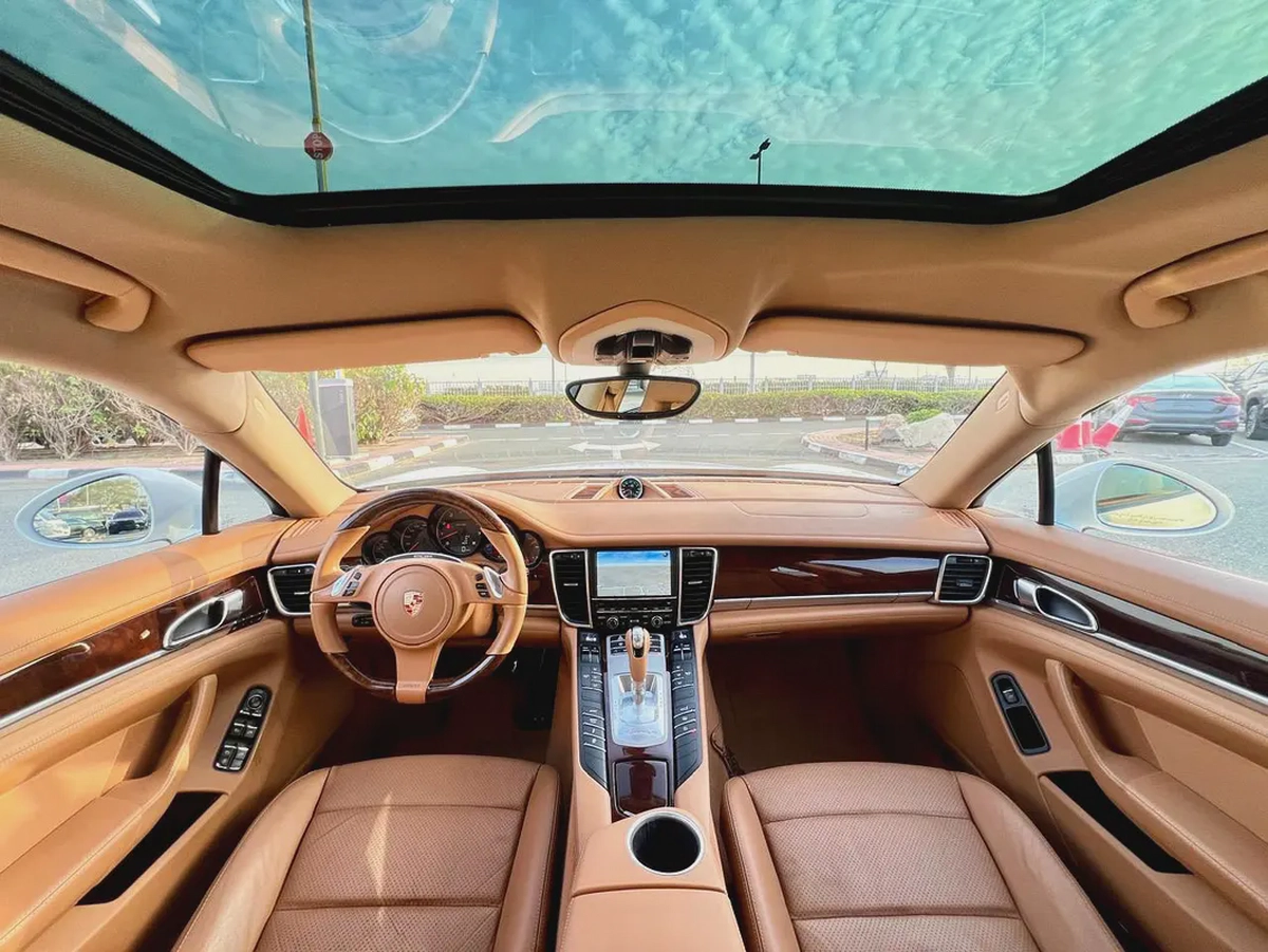 GCC Specs Porsche Panamera 4 - 2011-16-16