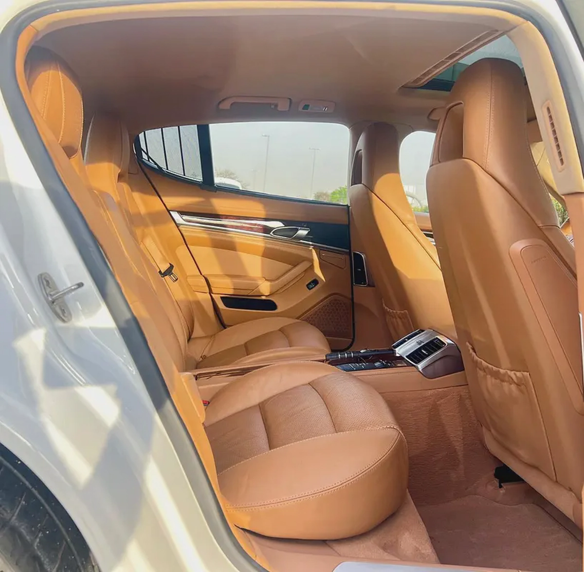 GCC Specs Porsche Panamera 4 - 2011-19-19