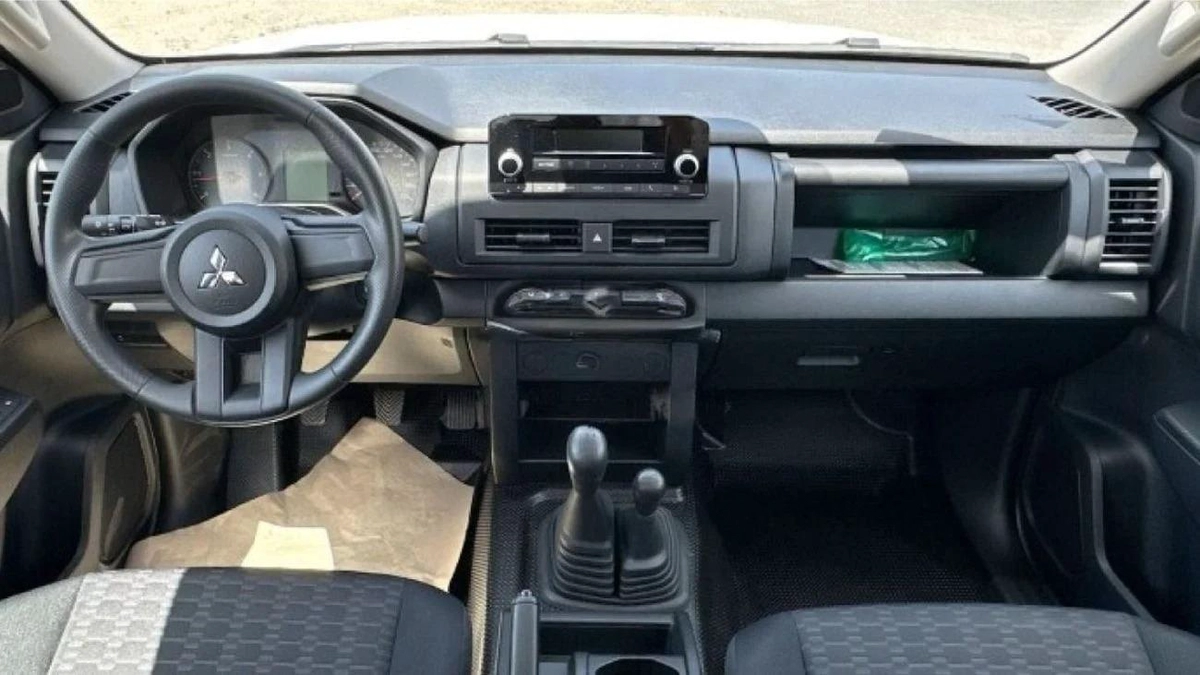 Mitsubishi L200 Mitsubishi L200 2.4L MT DIESEL 2025-7-7