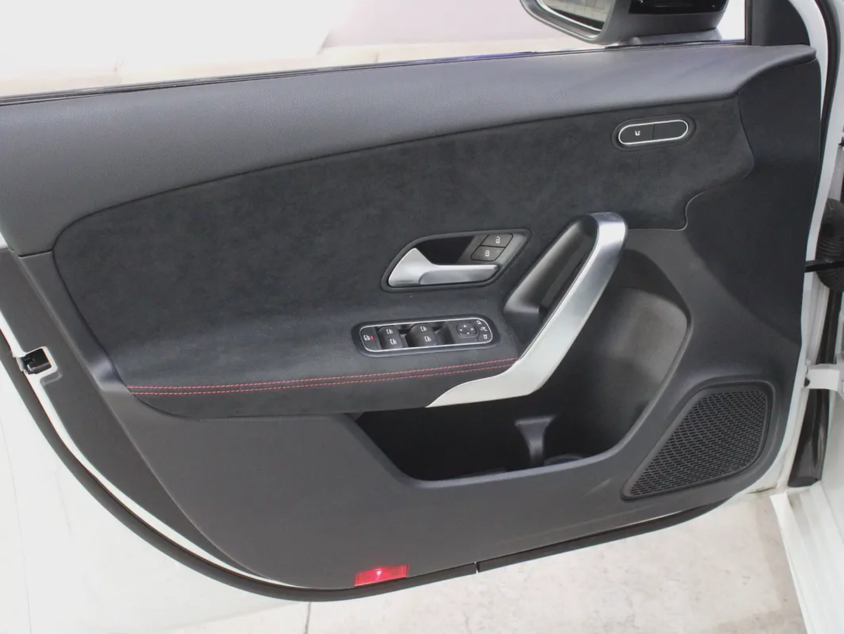 MB A220 //2023 // Diesel // Almost New-14-14