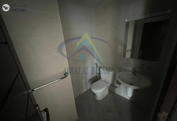 WHOLE BUILDING FOR SALE IN M-5, MUSSAFAH INDUSTRIAL AREA