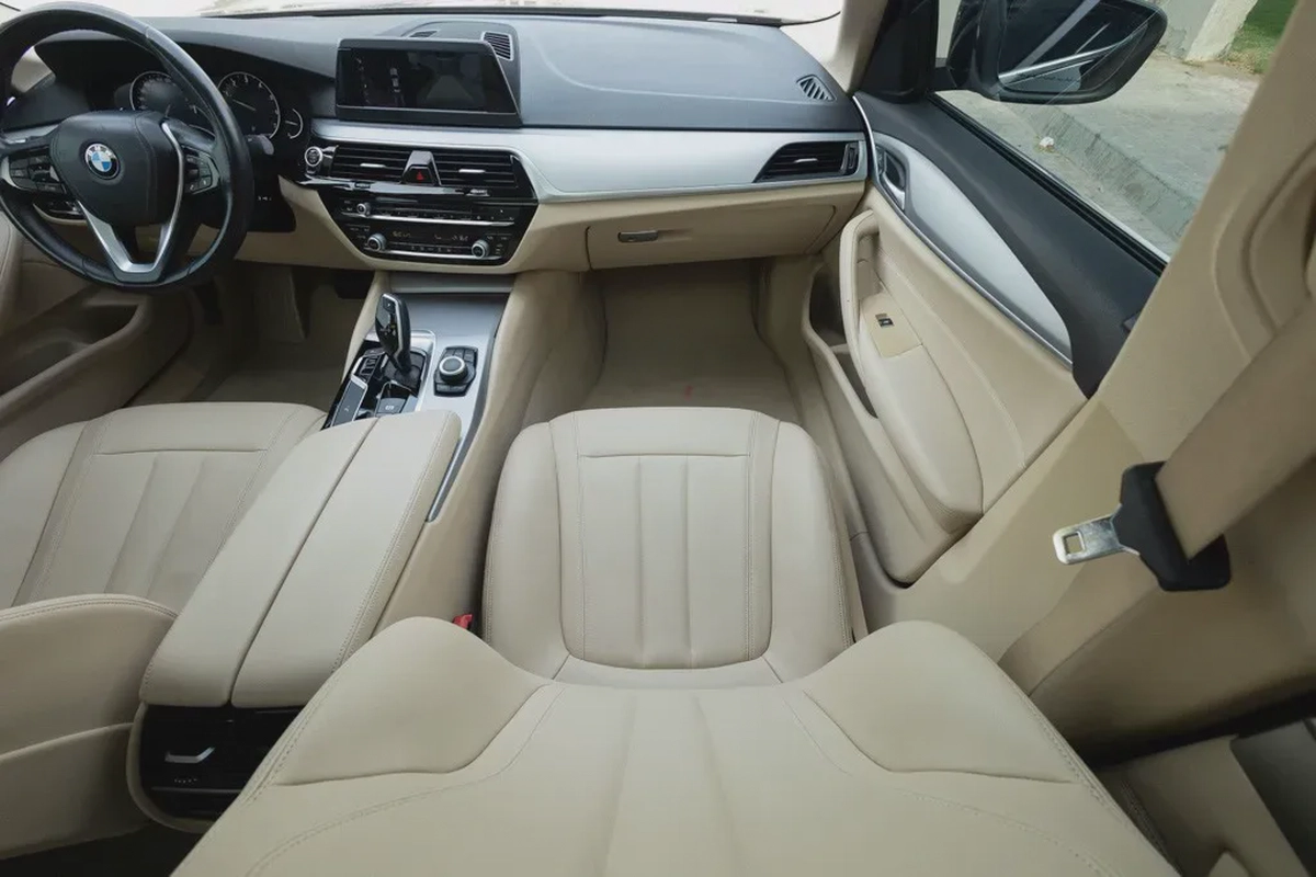 BMW 5 Series 520 2019-10-10