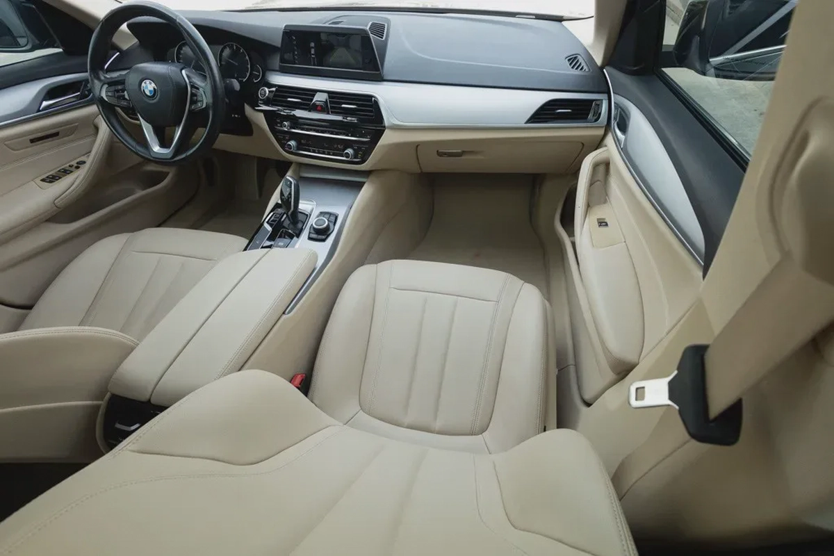 BMW 5 Series 520 2019-15-15