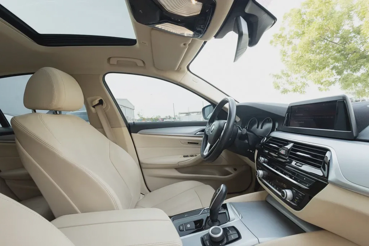 BMW 5 Series 520 2019-12-12