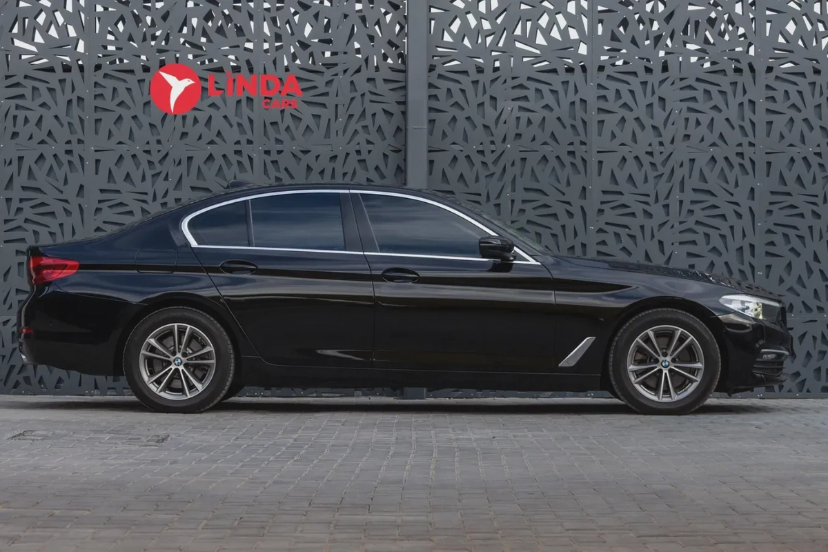 BMW 5 Series 520 2019-18-18