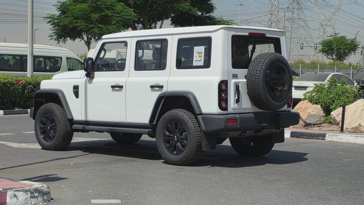BAW 212 (White)