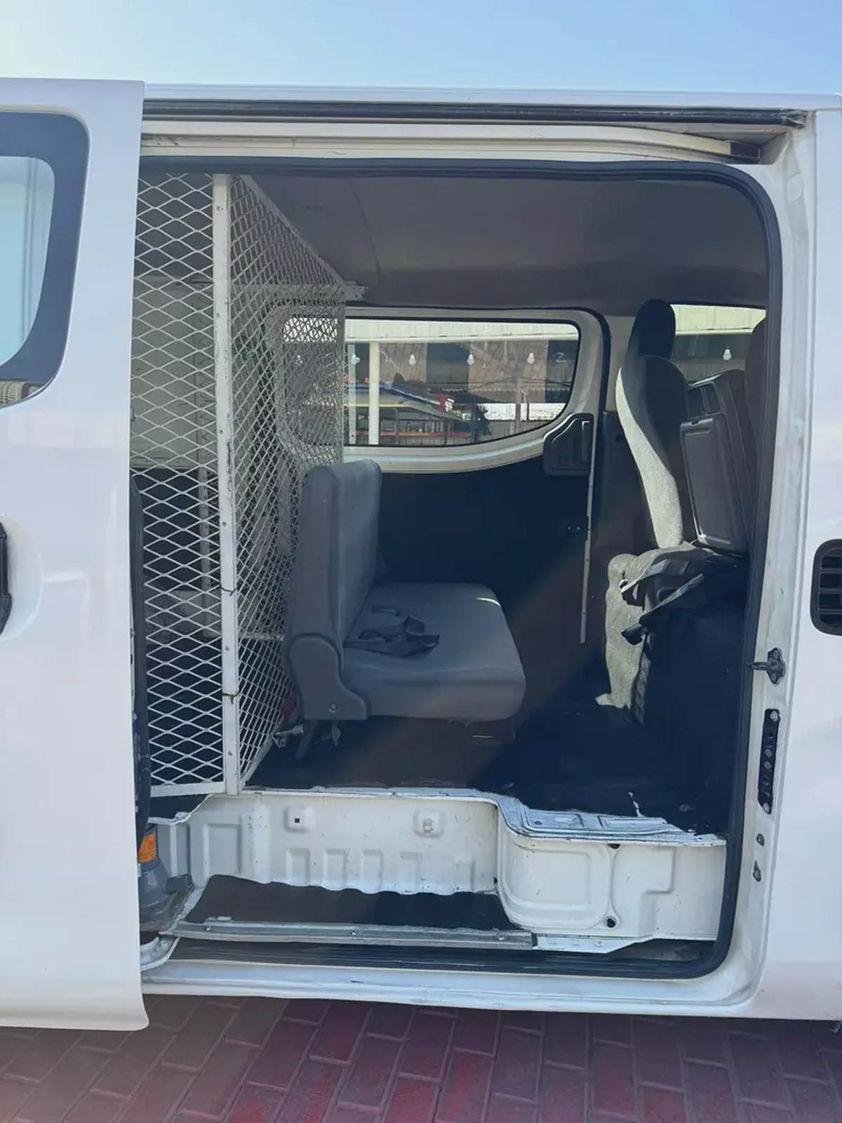 Well Maintained Nissan Urvan NV350 2019 GCC Specs-8-8