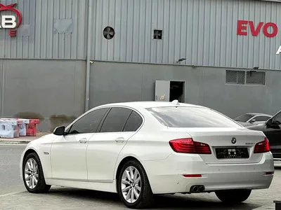 BMW 520i LUXURY 520i GCC Specs - Well Maintained Luxury Sedan-1