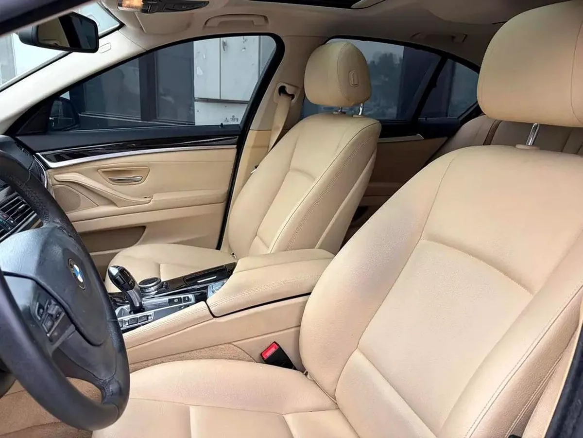 BMW 520i LUXURY 520i GCC Specs - Well Maintained Luxury Sedan-7-0