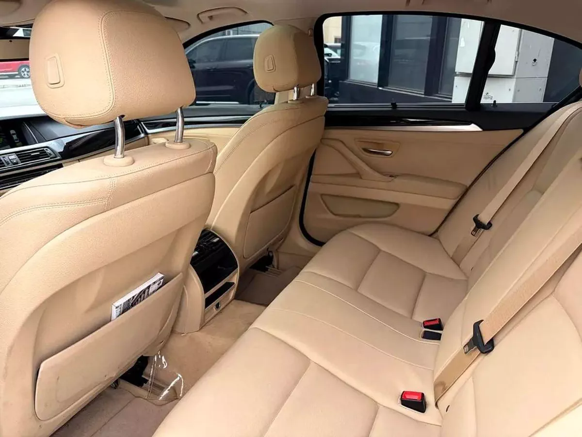 BMW 520i LUXURY 520i GCC Specs - Well Maintained Luxury Sedan-8-0