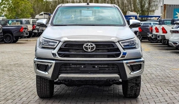 Toyota Hilux 2.4L SR5 MT DIESEL 2024