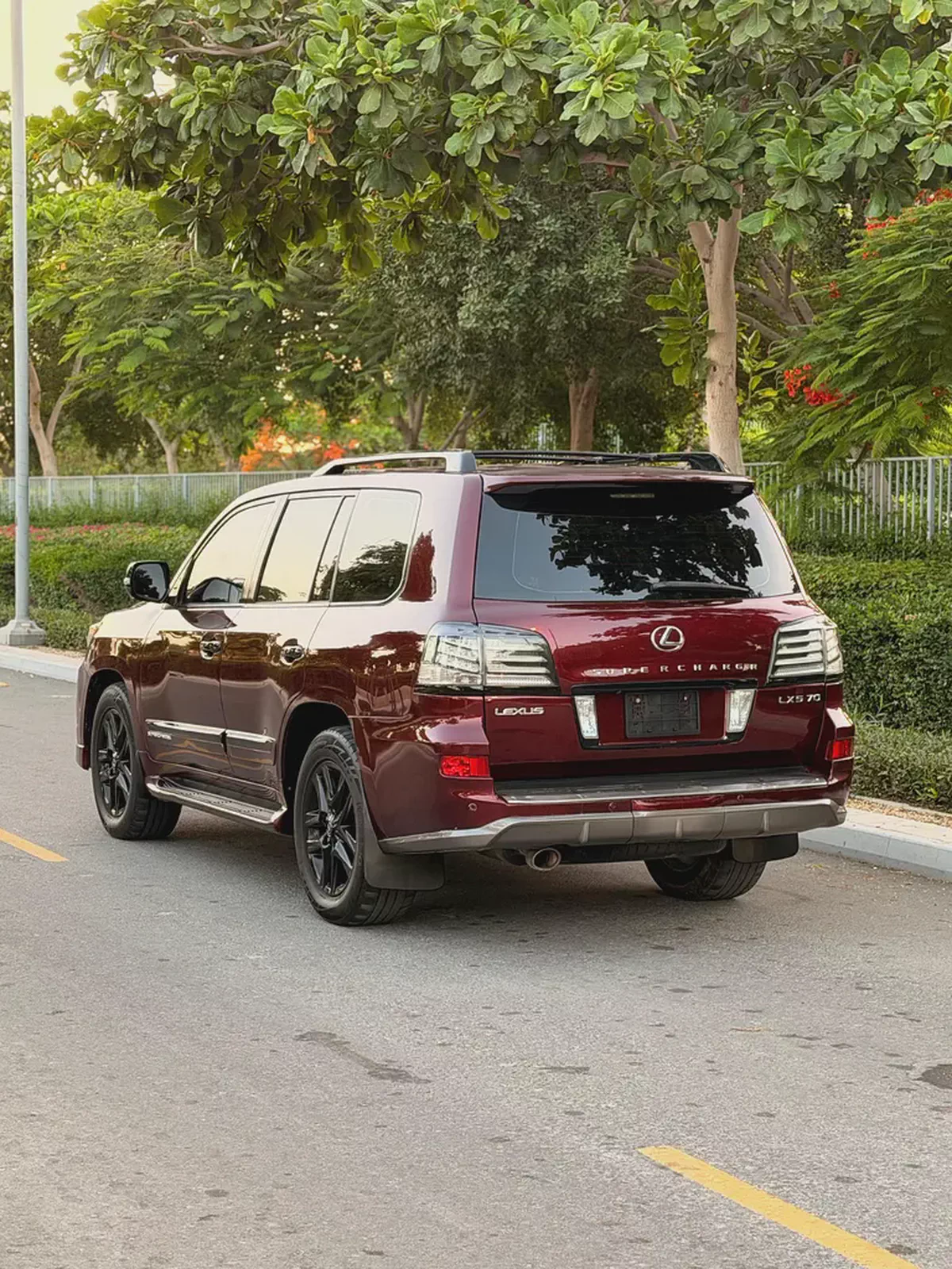 Lexus LX 570 Sport 2014 GCC Specs - Excellent Condition-3-3