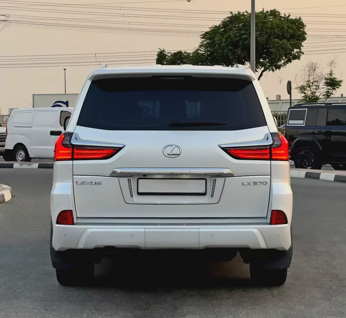 2021 Lexus LX 570 Platinum, GCC Specifications-5-5