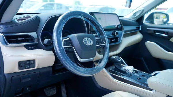 2025 Toyota Highlander Limited - GCC Specs - Brand New!