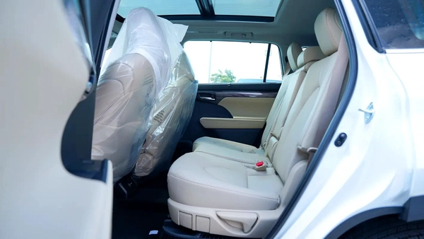 2025 Toyota Highlander Limited - GCC Specs - Brand New!