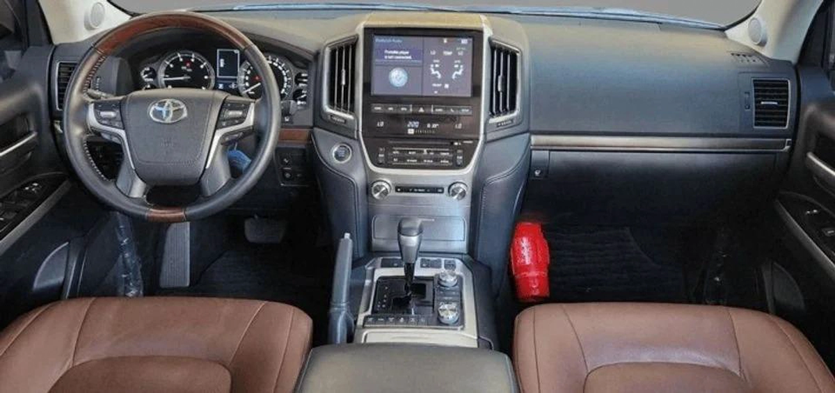 Toyota Land Cruiser VXR 5.7L 4WD VXR 5.7L-8CYL 4WD Grand Touring - Completely Agency Maintained -1-1