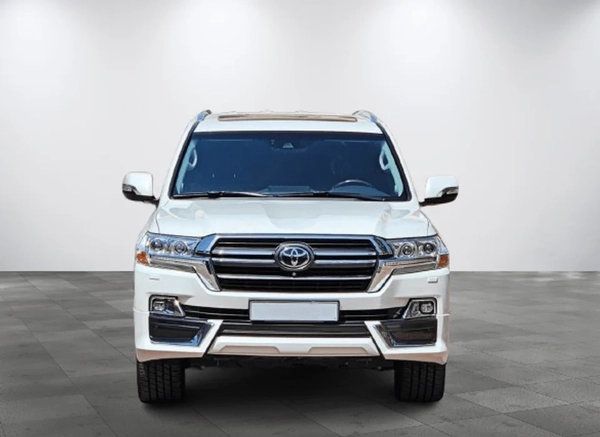 Toyota Land Cruiser VXR 5.7L 4WD VXR 5.7L-8CYL 4WD Grand Touring - Completely Agency Maintained 