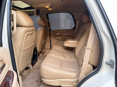 Gulf Specs 2011 CADILLAC ESCALADE PREMIUM 7-Seater, 6.2Litre V8-11