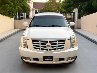 Gulf Specs 2011 CADILLAC ESCALADE PREMIUM 7-Seater, 6.2Litre V8-8