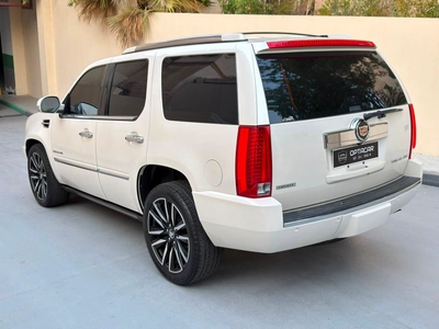 Gulf Specs 2011 CADILLAC ESCALADE PREMIUM 7-Seater, 6.2Litre V8-6