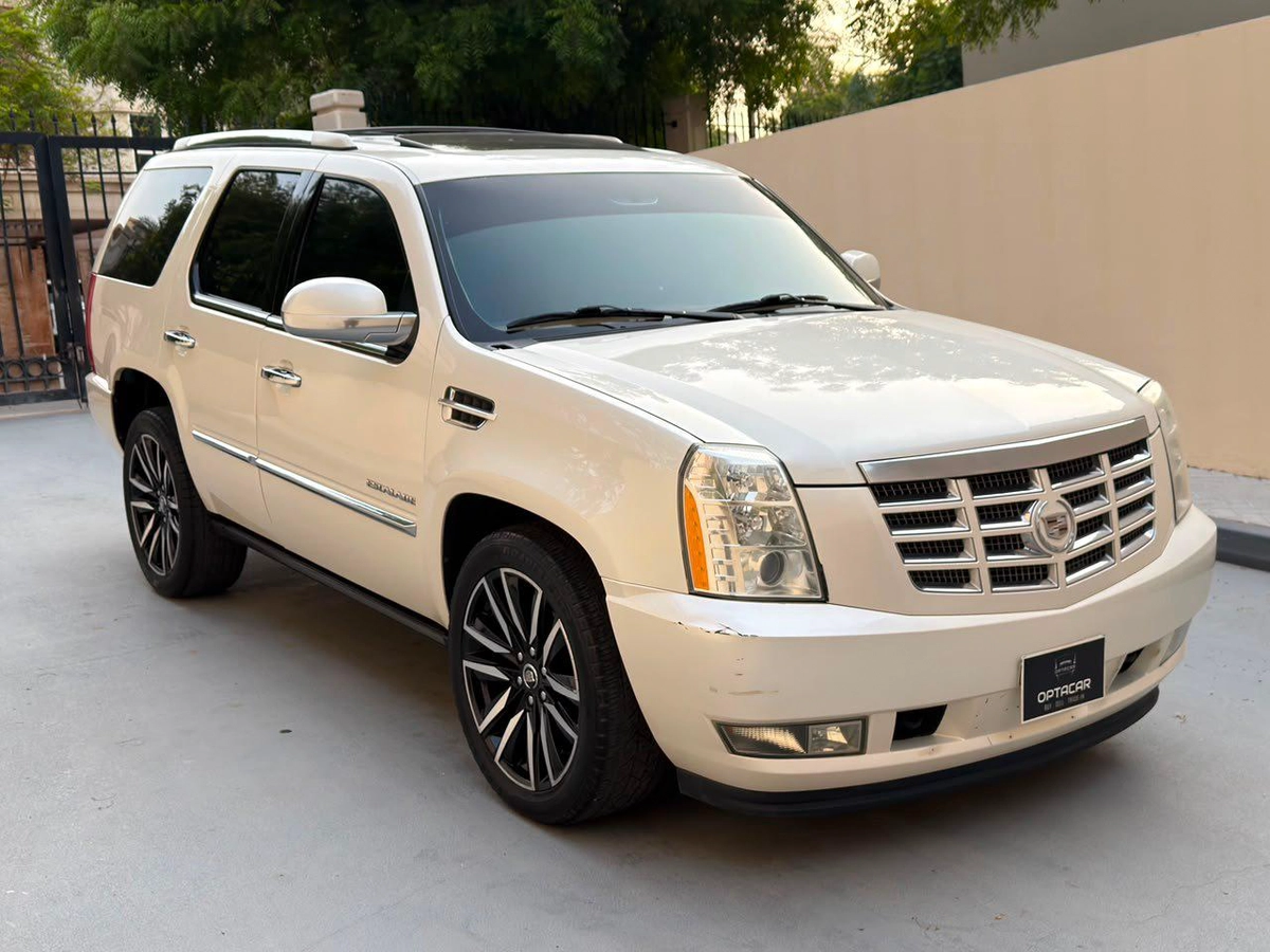 Gulf Specs 2011 CADILLAC ESCALADE PREMIUM 7-Seater, 6.2Litre V8-15-15