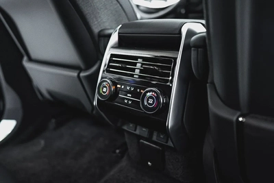 MIDDLE EAST SPECS | 2023 RANGE ROVER SV P530 | REAR TVS | LEG REST TWO TONE INTERIOR |-16