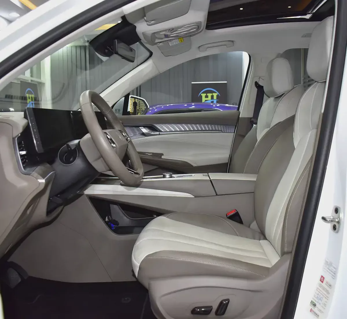 AED 1,190 EMi for 5Yrs | MG RX9 ( 2023 Model ) in White Color Chinese Specs-9-9
