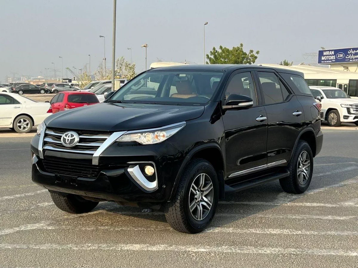 Toyota Fortuner EXR 2016 Toyota Fortuner EXR 2.7L V4 - AWD 4x4 - Rear Sensor --2-0