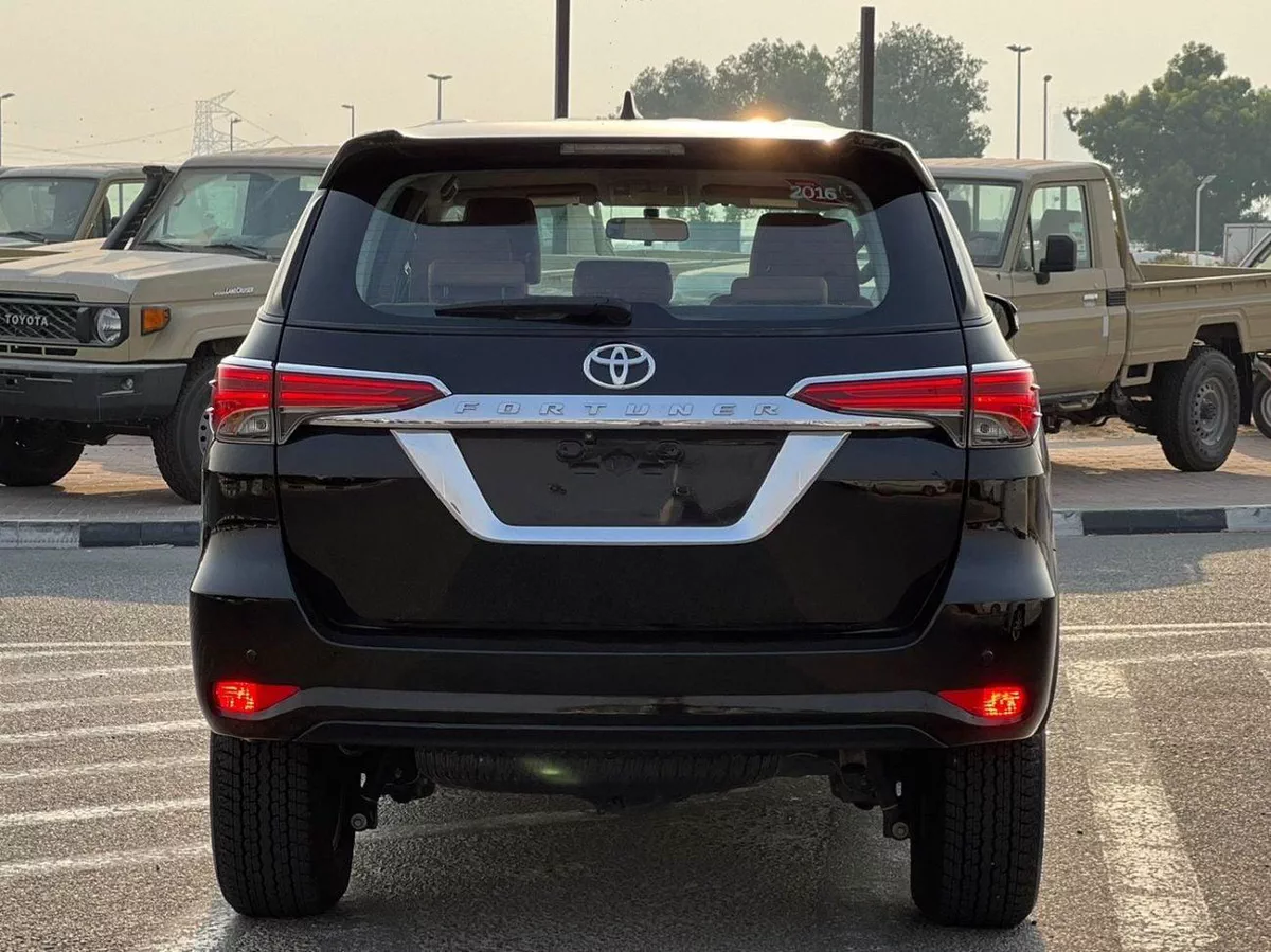 Toyota Fortuner EXR 2016 Toyota Fortuner EXR 2.7L V4 - AWD 4x4 - Rear Sensor --4-0