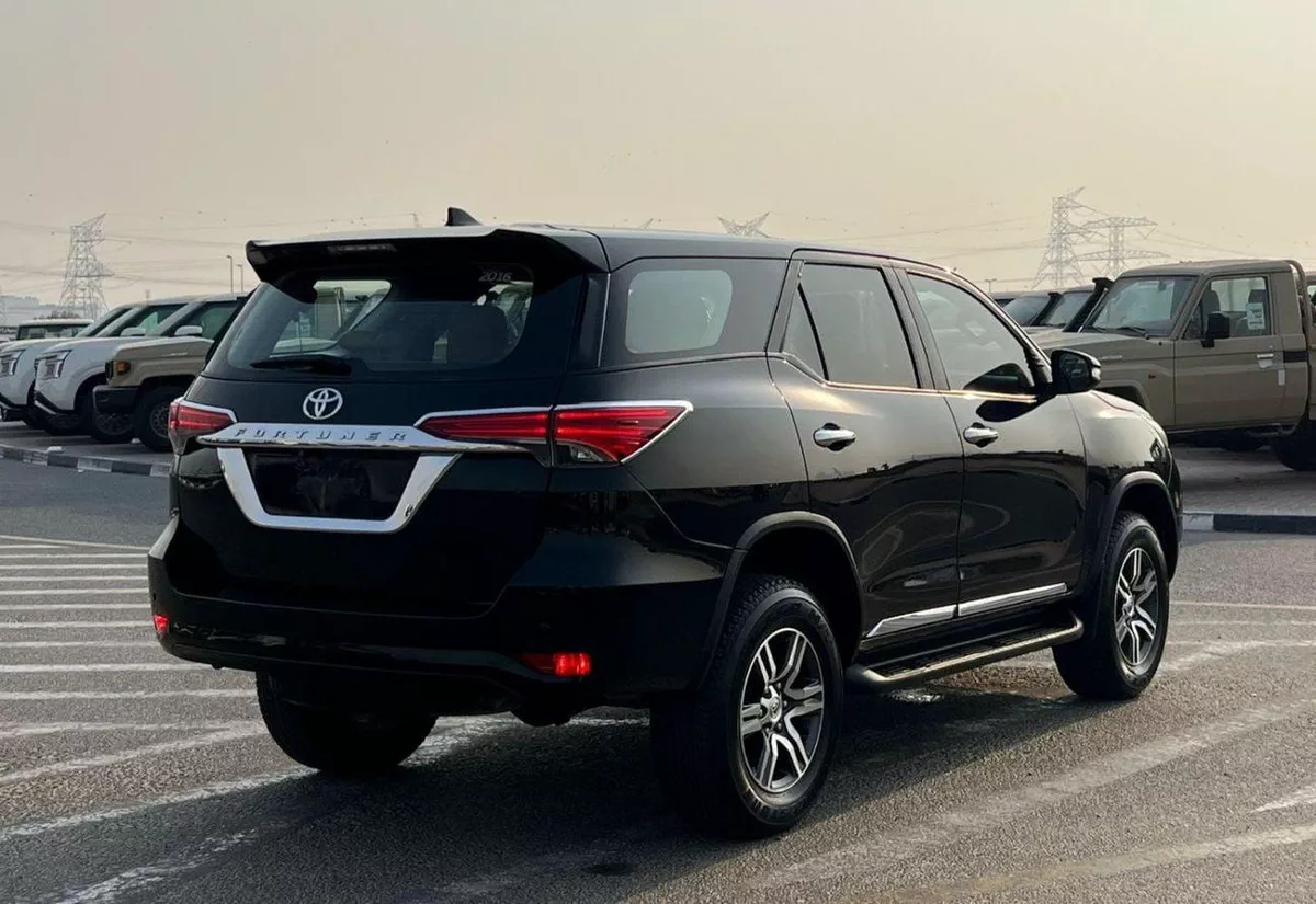 Toyota Fortuner EXR 2016 Toyota Fortuner EXR 2.7L V4 - AWD 4x4 - Rear Sensor --5-0