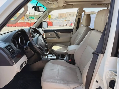 Mitsubishi Pajero GLS V6 3.8 Full Options 7 Seater 2014 Model GCC Specs With Partial Service History-8