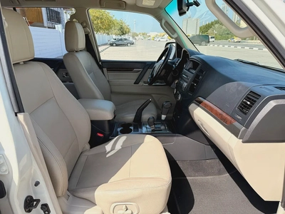 Mitsubishi Pajero GLS V6 3.8 Full Options 7 Seater 2014 Model GCC Specs With Partial Service History-10