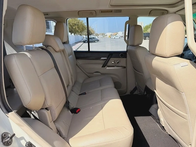 Mitsubishi Pajero GLS V6 3.8 Full Options 7 Seater 2014 Model GCC Specs With Partial Service History-11