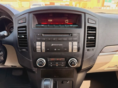 Mitsubishi Pajero GLS V6 3.8 Full Options 7 Seater 2014 Model GCC Specs With Partial Service History-15