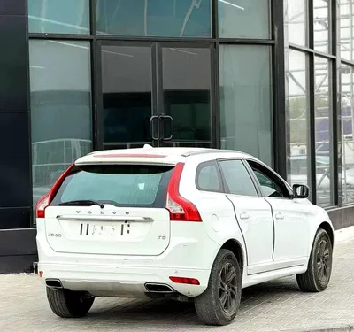 Volvo XC60 PREMIUM GCC Specs - Reliable Luxury SUV in Excellent Condition-8