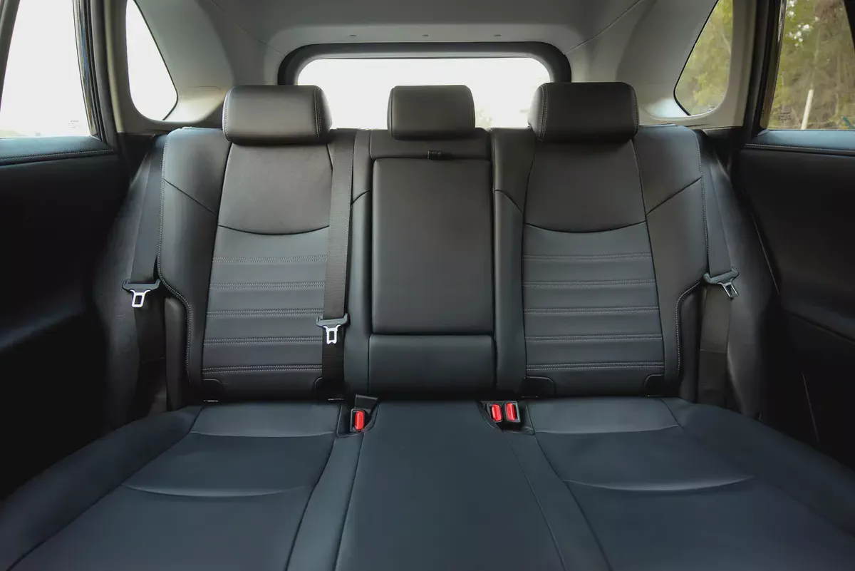 AED 1,304/month | Rav4 | China Specs | REF#T43221-11-11