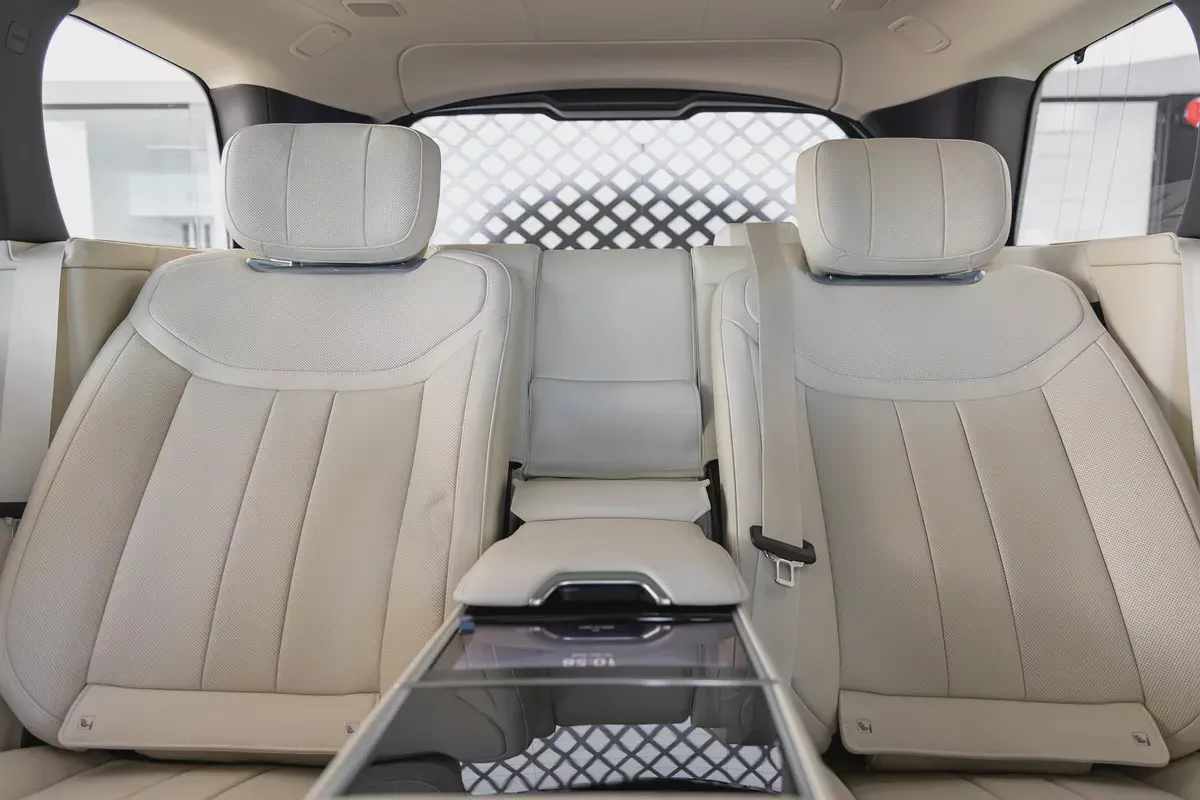 Range Rover Vogue Autobiography P400 | AWD | V6 | 2026 | GCC Specs-12-12