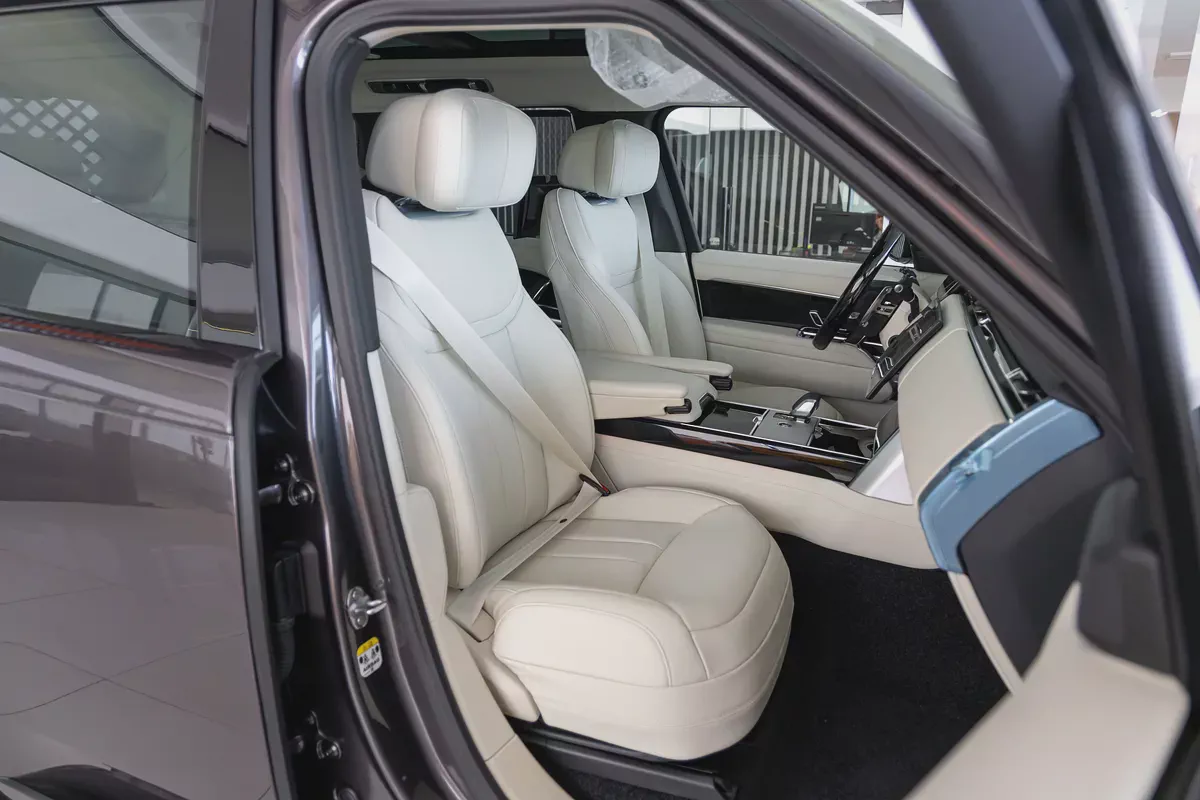 Range Rover Vogue Autobiography P400 | AWD | V6 | 2026 | GCC Specs-14-14
