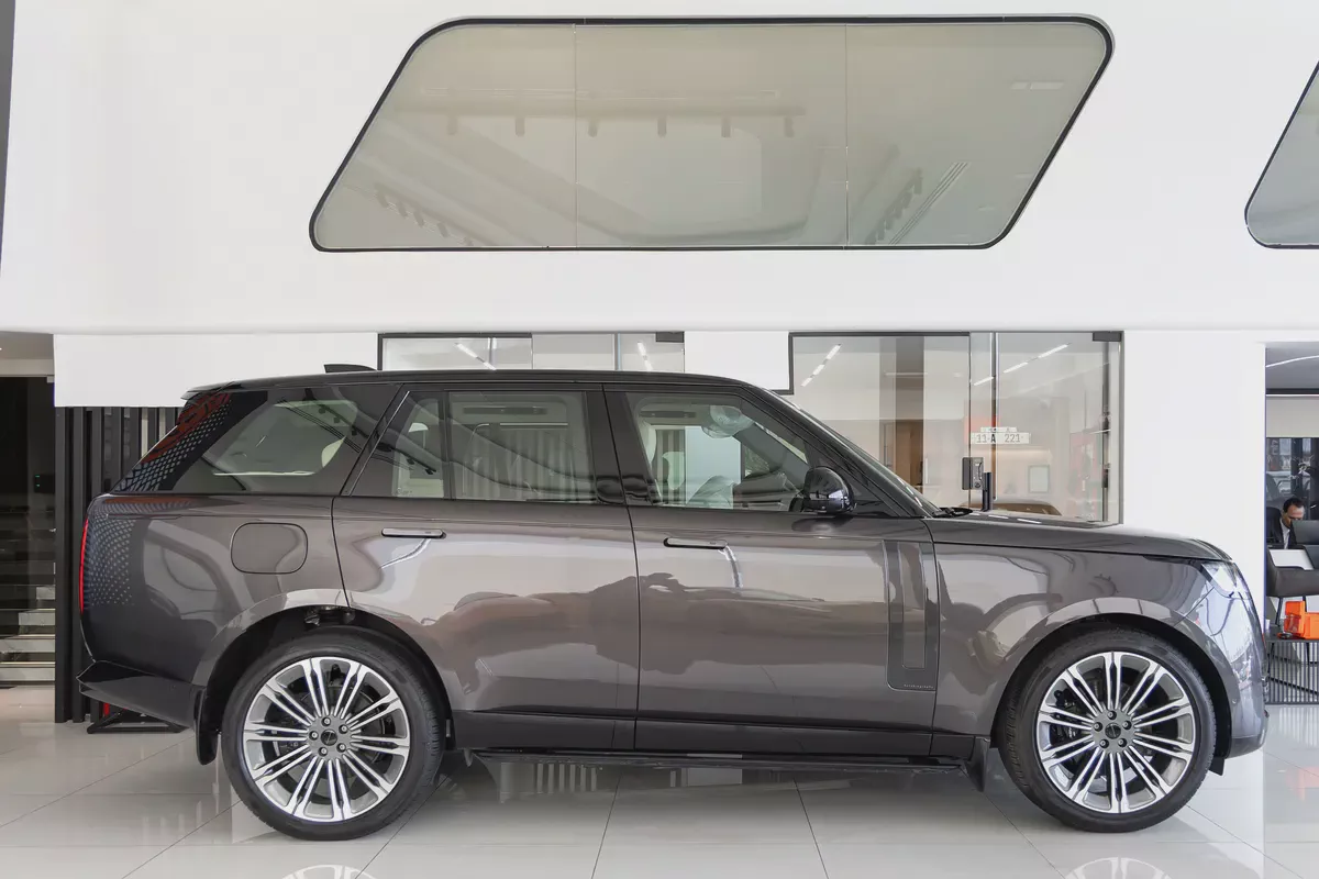 Range Rover Vogue Autobiography P400 | AWD | V6 | 2026 | GCC Specs-6-6