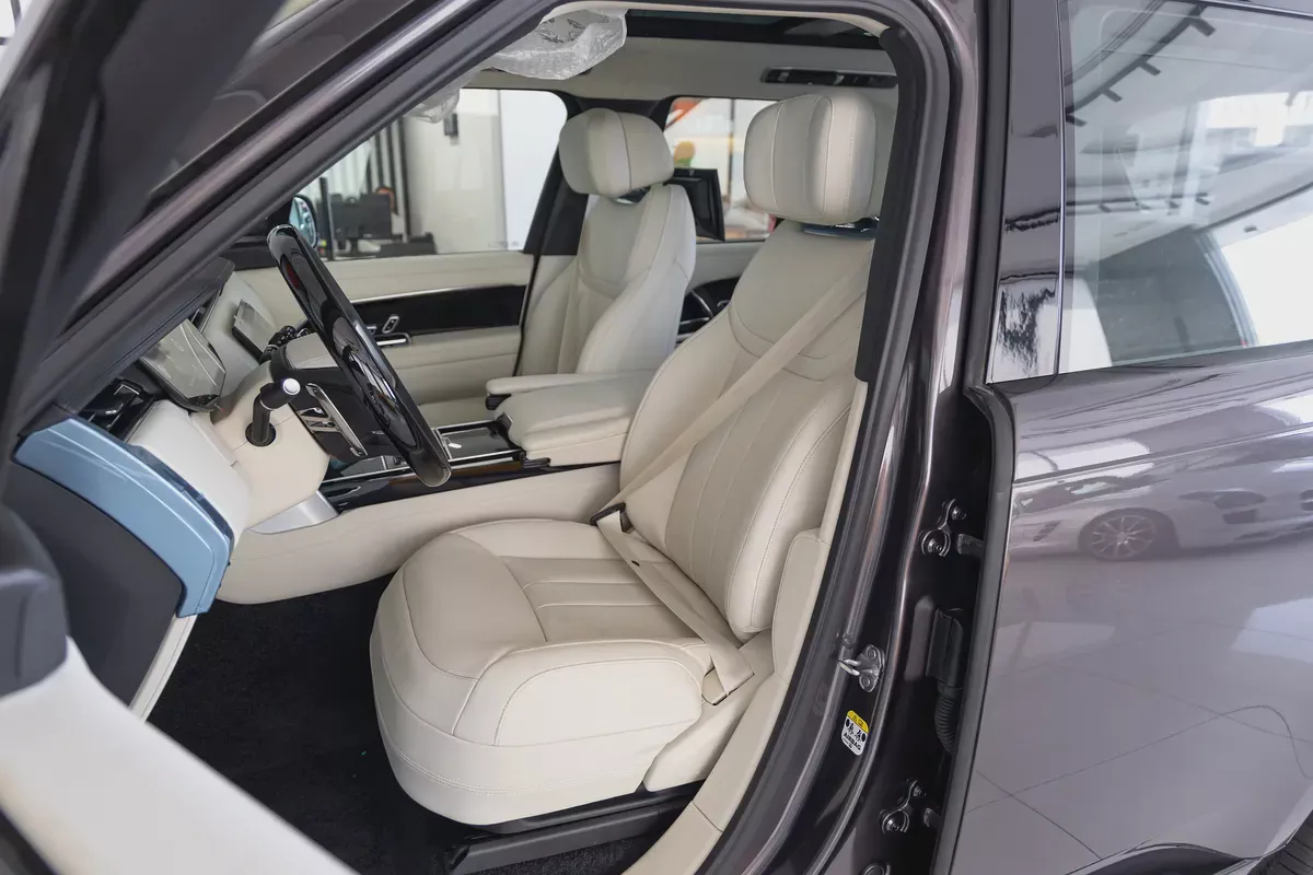 Range Rover Vogue Autobiography P400 | AWD | V6 | 2026 | GCC Specs-8-8